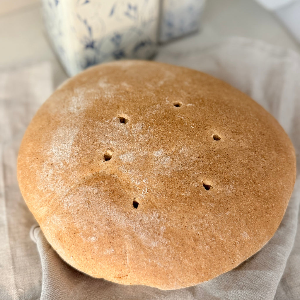 Pyöreä vaalea leipä